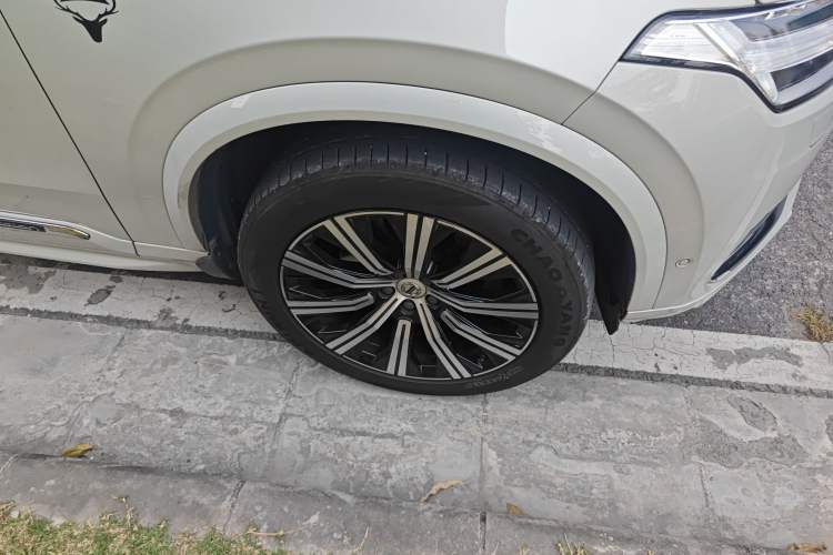 Used Volvo XC90 2020 T6 Zhiya Luxury 7-Seater Right Front Wheel Hub