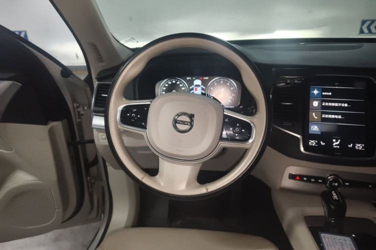 Used Volvo XC90 2020 T5 SmartDrive Luxury 7-Seater Steering Wheel