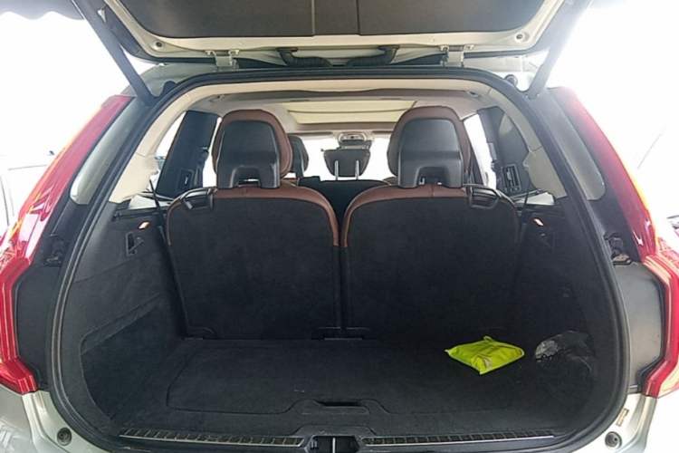 Used Volvo XC90 2020 T6 Zhiyi Luxury 7-Seater Trunk