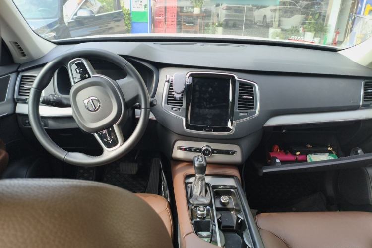 Used Volvo XC90 2020 T5 SmartDrive Luxury 7-Seater Center Console