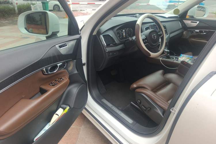 Used Volvo XC90 2020 Facelifted T6 Zhiya Luxury 7-Seater Driver Seat