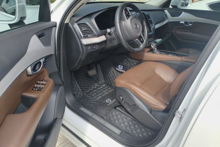 Used Volvo XC90 2020 T5 SmartDrive Luxury 7-Seater Driver Seat
