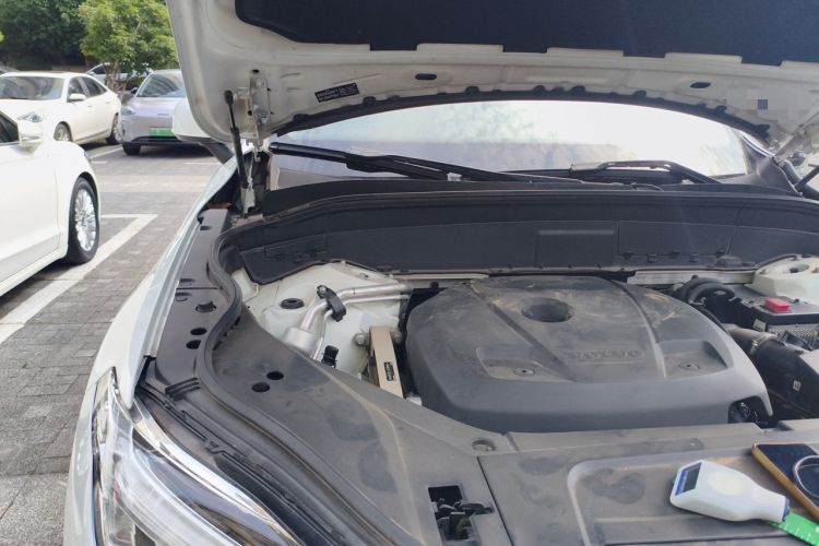 Used Volvo XC90 2020 T5 SmartDrive Luxury 7-Seater Engine Bay Right