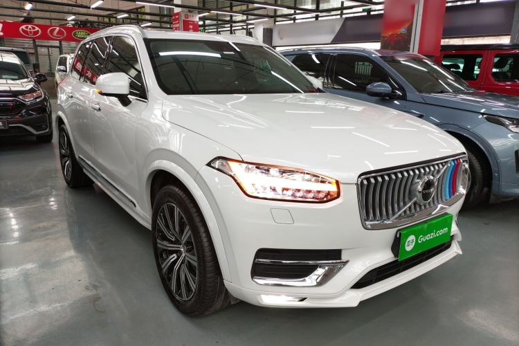 Used Volvo XC90 2020 Facelifted T6 Zhiyi Luxury 7-Seater Front Right 45 Deg