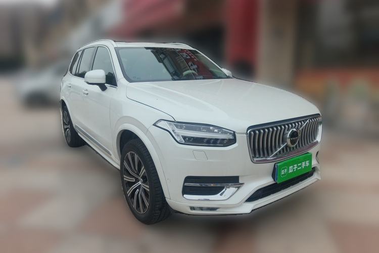 Used Volvo XC90 2020 Facelifted T6 Zhiya Luxury 7-Seater Front Right 45 Deg