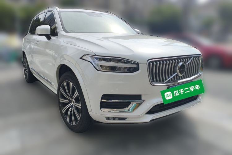 Used Volvo XC90 2020 T5 SmartDrive Luxury 7-Seater Front Right 45 Deg