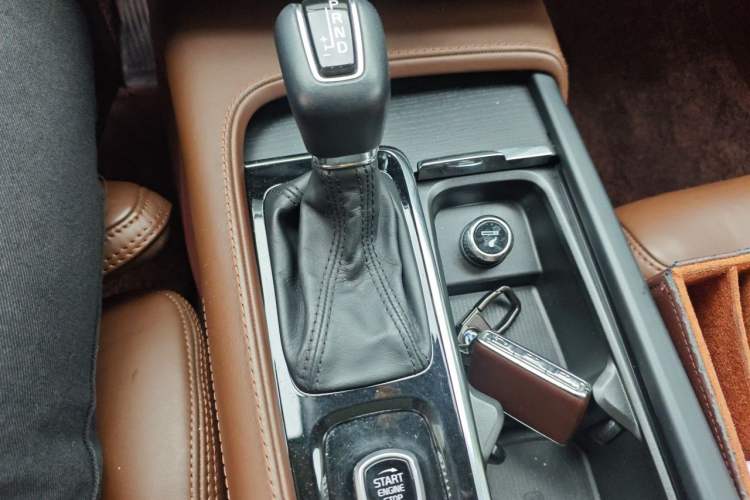 Used Volvo XC90 2020 Facelift T6 Zhiya Sport Edition 7-Seater Gear Lever