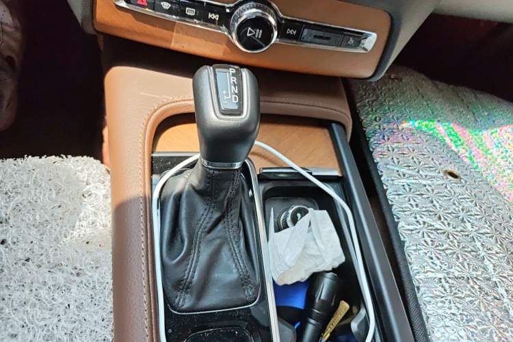 Used Volvo XC90 2020 T6 Zhiyi Luxury 7-Seater Gear Lever