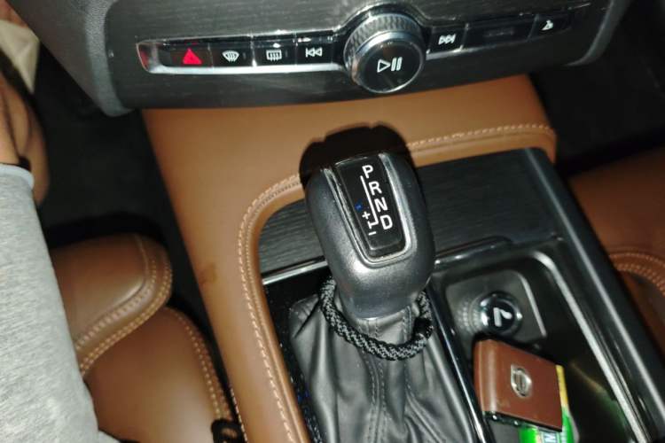 Used Volvo XC90 2020 T6 Zhiya Luxury 7-Seater Gear Lever