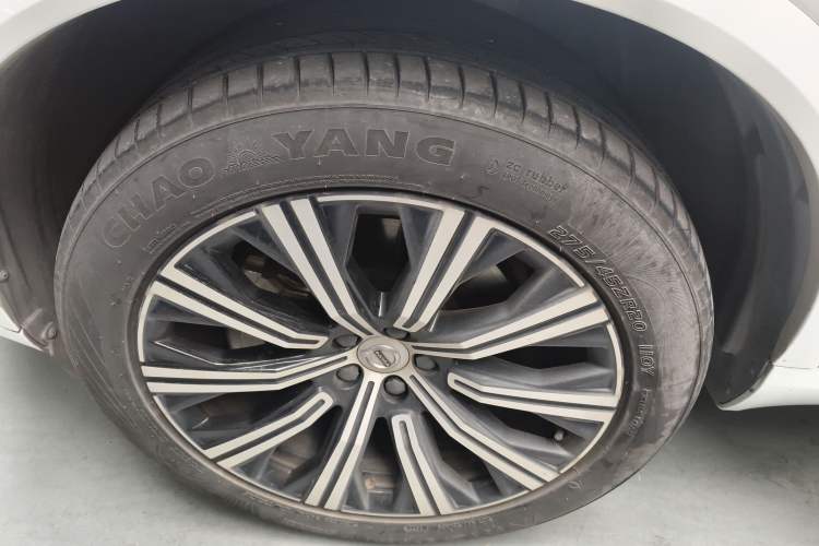 Used Volvo XC90 2020 T5 Smart Drive Luxury Edition 5 Seats Left Front Wheel Hub