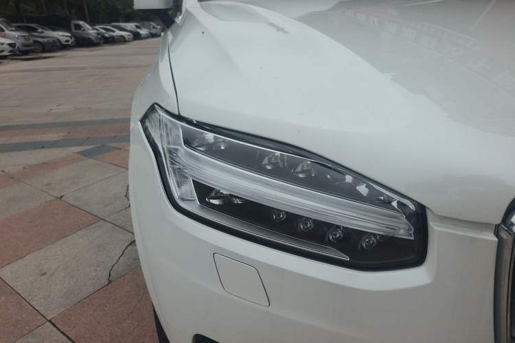 Used Volvo XC90 2020 Facelifted T6 Zhiya Luxury 7-Seater Right Front Headlight
