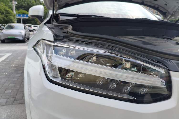 Used Volvo XC90 2020 T5 SmartDrive Luxury 7-Seater Right Front Headlight