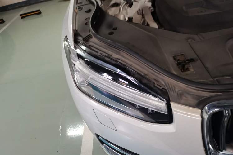 Used Volvo XC90 2020 T6 Zhiyi Luxury 7-Seater Right Front Headlight