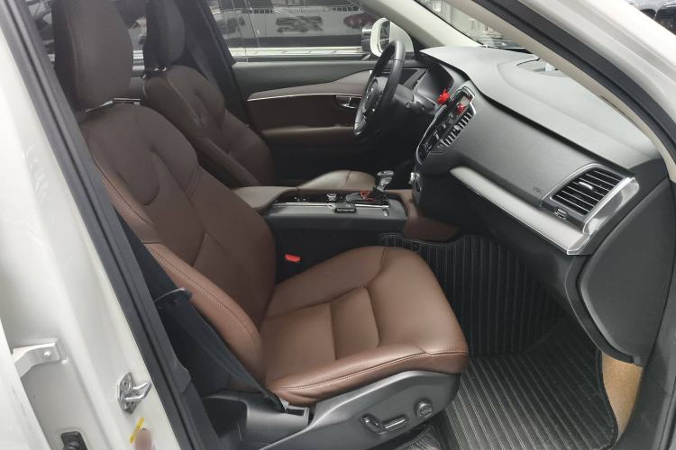 Used Volvo XC90 2020 T5 Smart Drive Luxury Edition 5 Seats Right Front Seat