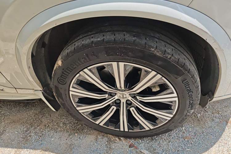 Used Volvo XC90 2020 T6 Zhiyi Luxury 7-Seater Right Front Wheel Hub