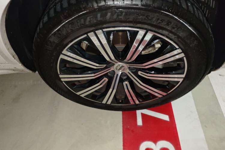 Used Volvo XC90 2020 T6 Zhiya Luxury 7-Seater Right Front Wheel Hub