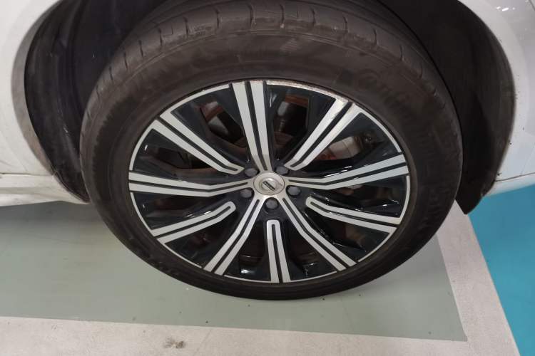Used Volvo XC90 2020 T6 Zhiyi Luxury 7-Seater Right Front Wheel Hub