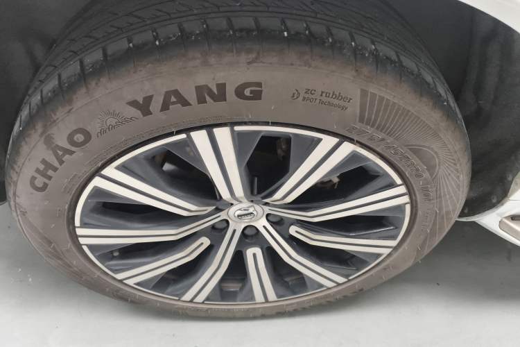 Used Volvo XC90 2020 T5 Smart Drive Luxury Edition 5 Seats Right Rear Wheel Hub