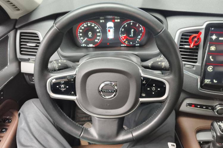 Used Volvo XC90 2020 T5 Smart Drive Luxury Edition 5 Seats Steering Wheel