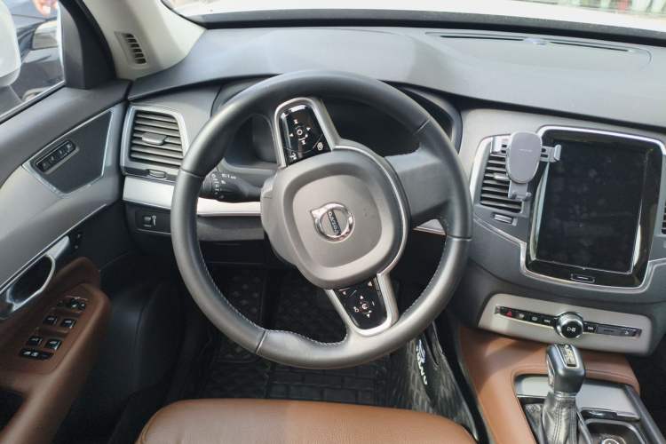Used Volvo XC90 2020 T5 SmartDrive Luxury 7-Seater Steering Wheel