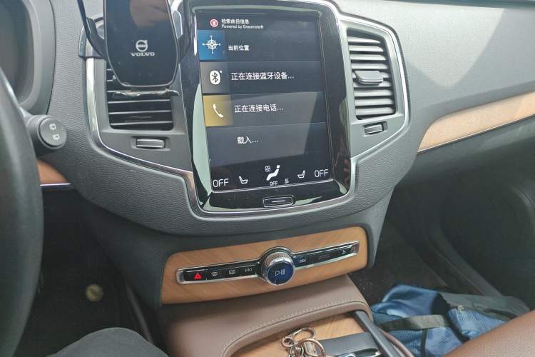 Used Volvo XC90 2021 B5 SmartDrive Luxury Edition 5-seater Audio And AC Panel