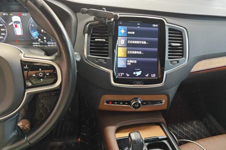 Used Volvo XC90 2021 B5 SmartDrive Luxury Edition 7 Seats Audio And AC Panel