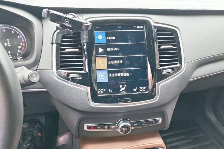 Used Volvo XC90 2021 B6 Luxury Smart Edition 7-Seater Audio And AC Panel