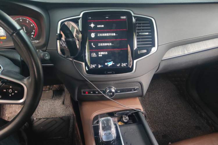 Used Volvo XC90 2021 B6 Luxury Smart Edition 7-Seater Audio And AC Panel