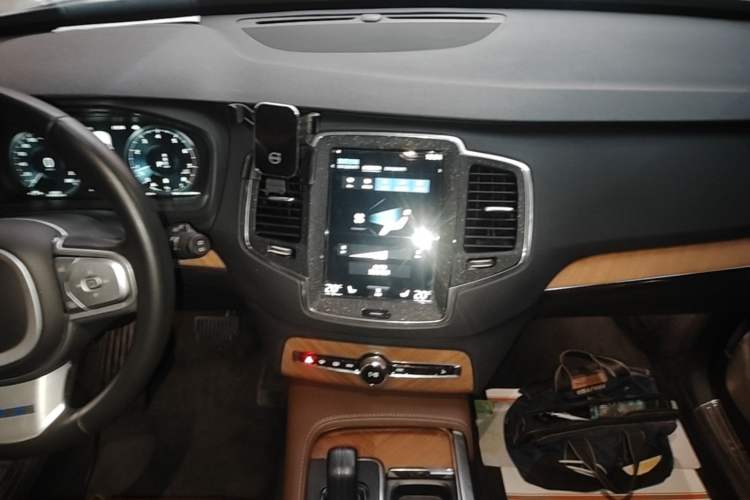 Used Volvo XC90 2021 B6 Zhiyi Luxury Edition 7-Seater Audio And AC Panel