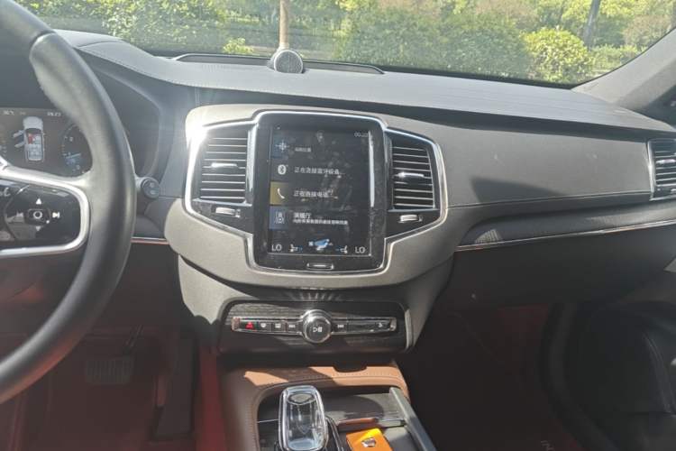 Used Volvo XC90 2021 B6 Luxury Smart Edition 7-Seater Audio And AC Panel