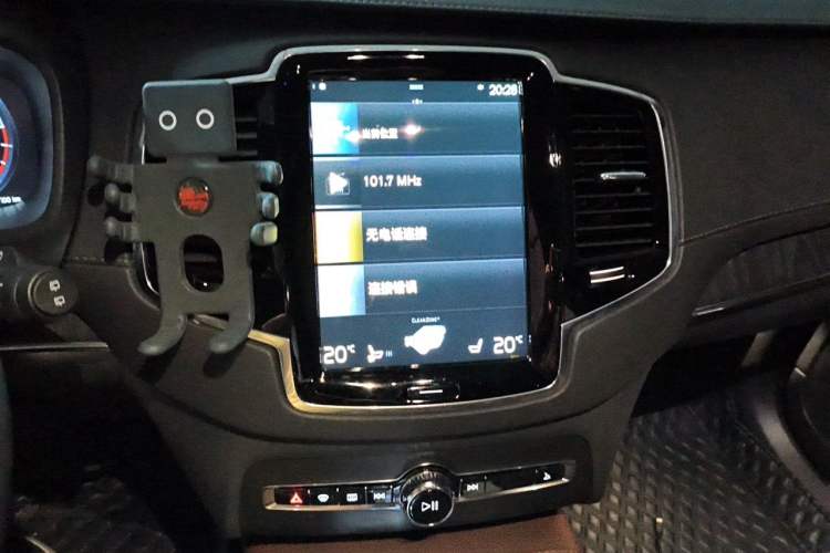 Used Volvo XC90 2021 B6 Luxury Smart Edition 7-Seater Audio And AC Panel