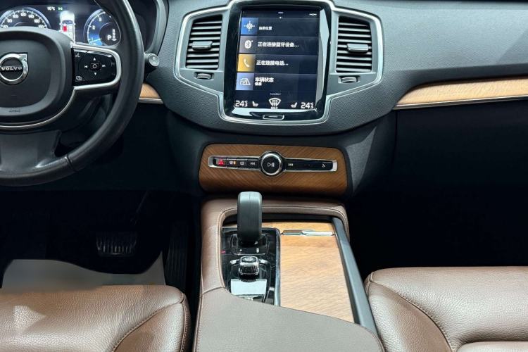 Used Volvo XC90 2021 B5 SmartDrive Luxury Edition 5-seater Audio And AC Panel