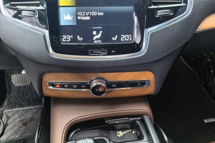 Used Volvo XC90 2021 B6 Zhiyi Luxury Edition 7-Seater Audio And AC Panel