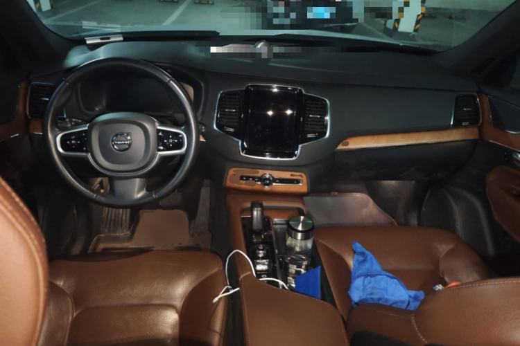Used Volvo XC90 2021 B6 Zhiyi Luxury Edition 7-Seater Center Console
