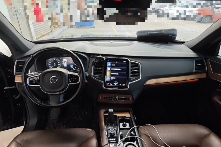 Used Volvo XC90 2021 B5 SmartDrive Luxury Edition 7 Seats Center Console