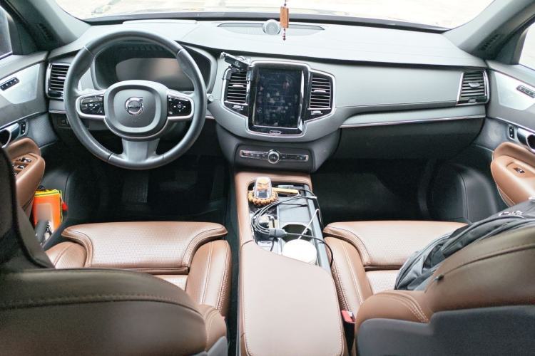 Used Volvo XC90 2021 B6 Luxury Smart Edition 7-Seater Center Console