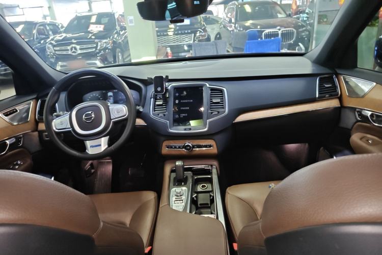 Used Volvo XC90 2021 B6 Zhiyi Luxury Edition 7-Seater Center Console
