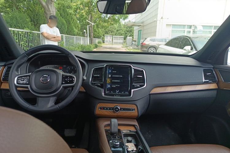 Used Volvo XC90 2021 B6 Zhiyi Luxury Edition 7-Seater Center Console