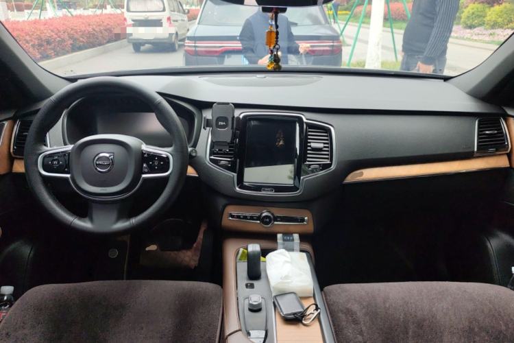 Used Volvo XC90 2021 B6 Zhiyi Luxury Edition 7-Seater Center Console
