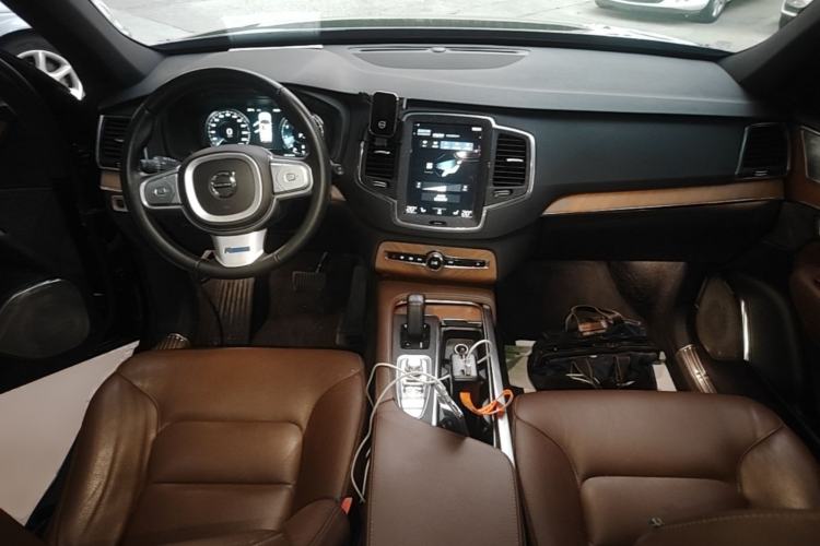Used Volvo XC90 2021 B6 Zhiyi Luxury Edition 7-Seater Center Console