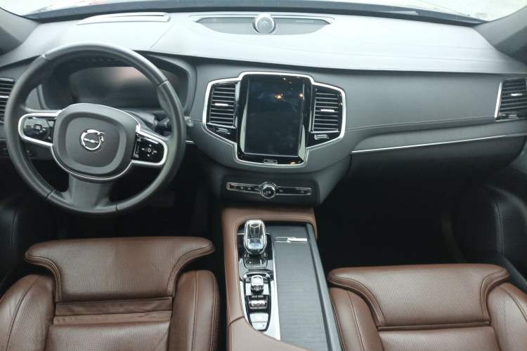 Used Volvo XC90 2021 B6 Luxury Smart Edition 7-Seater Center Console