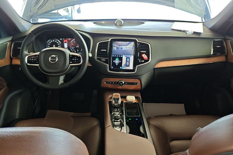 Used Volvo XC90 2021 B6 Zhiyi Luxury Edition 7-Seater Center Console