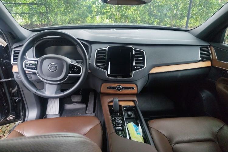 Used Volvo XC90 2021 B6 Zhiyi Luxury Edition 7-Seater Center Console