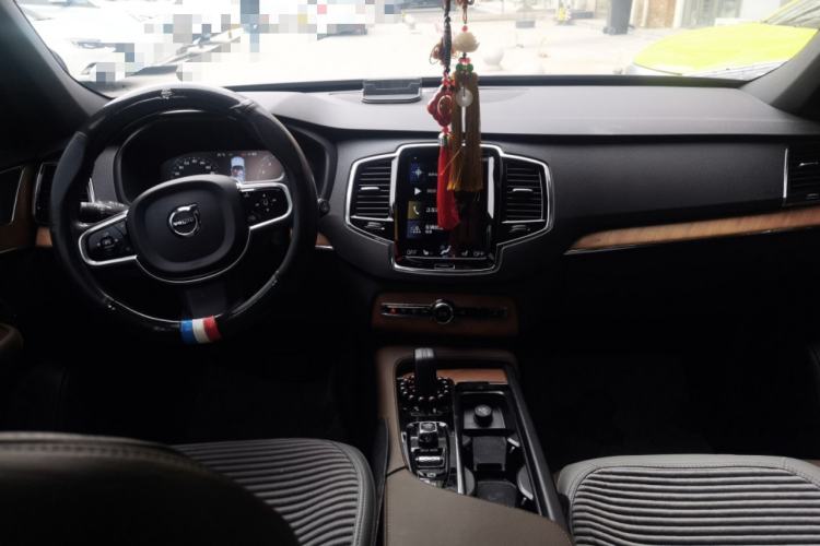 Used Volvo XC90 2021 B6 Zhiyi Luxury Edition 7-Seater Center Console