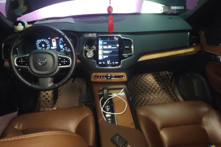 Used Volvo XC90 2021 B6 Zhiyi Sport Edition 7-Seater Center Console
