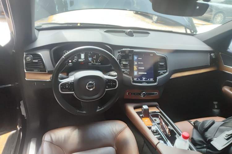 Used Volvo XC90 2021 B6 Zhiyi Luxury Edition 7-Seater Center Console