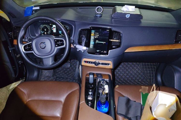 Used Volvo XC90 2021 B6 Zhiyi Luxury Edition 7-Seater Center Console