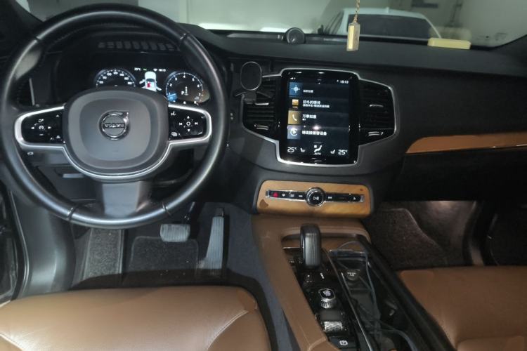 Used Volvo XC90 2021 B6 Zhiyi Luxury Edition 7-Seater Center Console