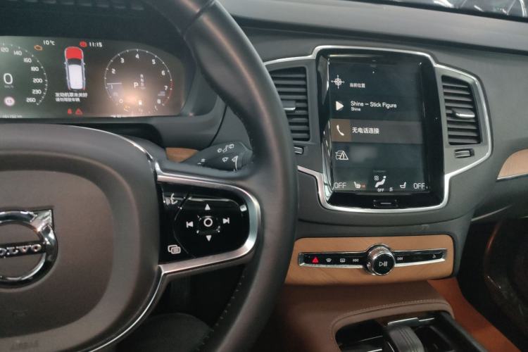 Used Volvo XC90 2021 B5 SmartDrive Luxury Edition 5-seater Center Console