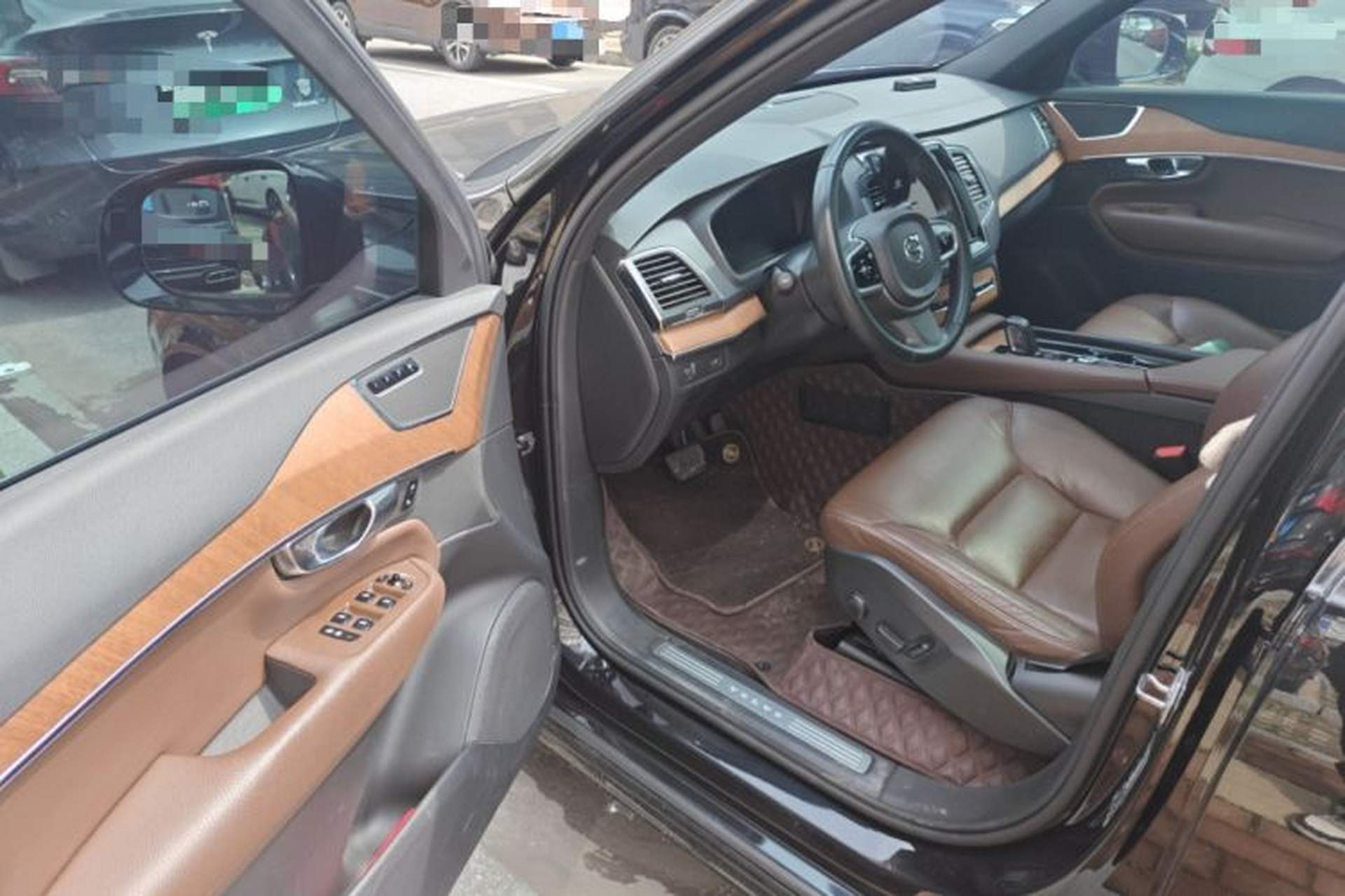 Used Volvo XC90 2021 B5 SmartDrive Luxury Edition 5-seater Driver Seat